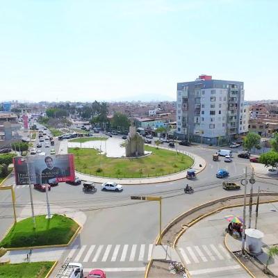 VENTA DE GRAN ALMACÉN EN CHICLAYO